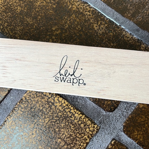 Heidi Swapp Wood Instax Instant Film Frame Desk Calender - Picture 10 of 10